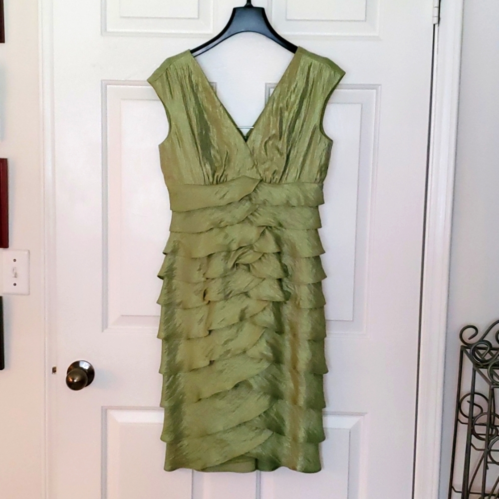 Vintage Bandage Dress by London Times Size 4 Sage green